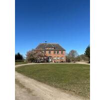 Mehrfamilienhaus Gutshaus - 369.700,00&nbsp;EUR Kaufpreis, ca.&nbsp; 293,00&nbsp;m&sup2; in Galenbeck (PLZ: 17099)