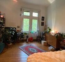 WG Zimmer in großer Altbau Wohnung wird frei - Wiesbaden Südost