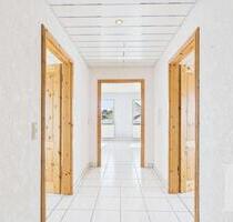Lichtdurchflutete 2-ZKB-Dachgeschosswohnung in ruhiger Lage von Riegelsberg!