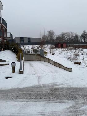 Foto - Tiefgaragenstellplatz zu vermieten – stadtnah am Ilmenaugarten