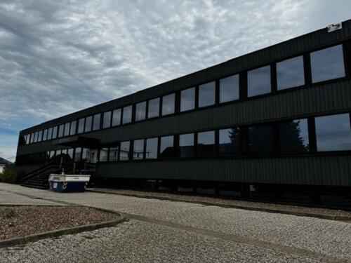 Foto - Büros und Lagerflächen zu vermieten