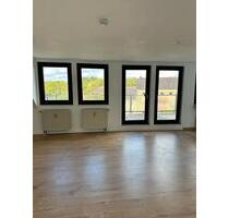 Große Terrasse mit 2 ZimmerWohnkücheDieleBad - Köln Mülheim