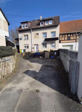 Foto - Geräumiges EFH mit viel Potenzial!