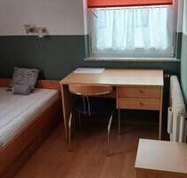 Möbliertes Zimmer, Dusche , WC, separater Eingang - Zirndorf