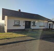 Einfamilienhaus mit Garage und Garten - Langenhahn