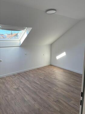 Foto - Helle 2-Zimmer-Dachgeschosswohnung mit Balkon in Leutenbach