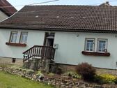 Foto - Haus mit viel Nebengelass und großem Garten