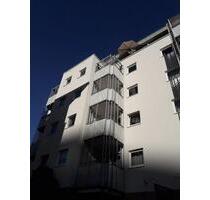 Toplage! Sehr gepflegte 1-Zimmer-Whg mit EBK, Balkon, Keller - Offenbach am Main