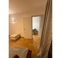 Ruhige Zweizimmerwohnung mit Balkon zum Innenhof - München Au-Haidhausen