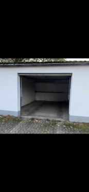 Foto - Garage mit privater Hof Ein- und Ausfahrt