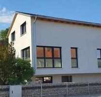 Ihr neues Zuhause in Aurach: Ökologisch, modern, einzigartig – Stadthaus mit Charakter