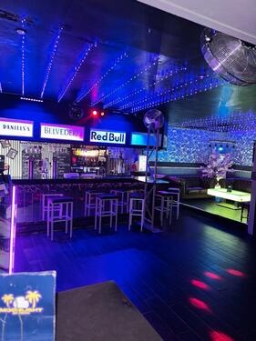 Foto - CLUB BAR MOONLIGHT IN KREFELD ABGABE GEGEN ABSCHLAGSZAHLUNG