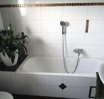 Helle 3-Zimmer-DG-Wohnung (ca.84 m²) mit Balkon und großen Garten - Bad Soden-Salmünster