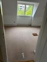 Foto - 2 Zimmer DG unsaniert nur Studentin oder Auszubildende