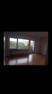 Foto - Helle 3-Zimmer Wohnung im 7. OG mit Balkon in Neu-Isenburg