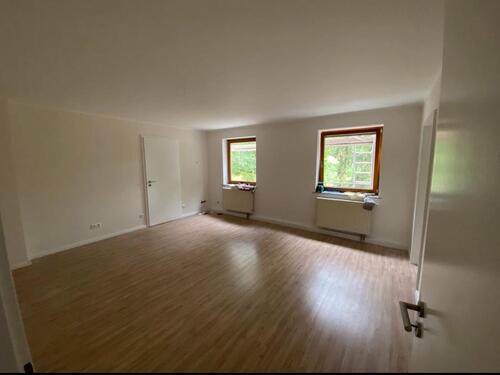 Foto - Provisionsfreie, helle 3,5 Zimmer Whg, renoviert zu vermieten