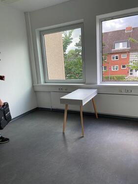 Foto - Nachmieter für Büro - 370,00 EUR Kaltmiete, ca.  20,00 m²