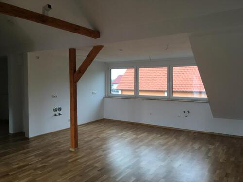 Foto - 00503 Wohnen mit Charme und Ruhe: Lichtdurchflutete Dachgeschosswohnung mit Balkon, Gartenmitnutzung und 2 Stellplätzen in Bad Staffelstein