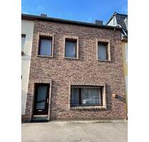 Reihenmittelhaus mit Potential und großen Grundstück - Eschweiler