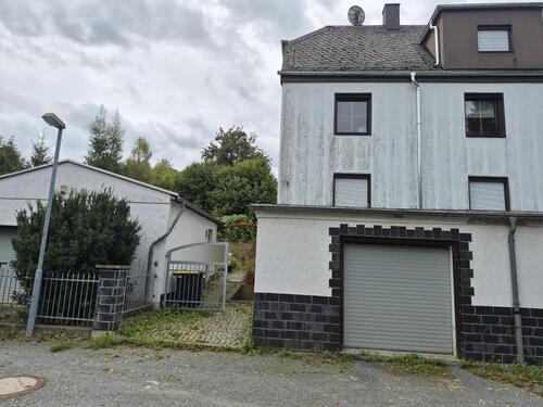 Foto - Doppelhaushälfte mit Garten, 2 Garagen & Werkstatt in Elsterberg