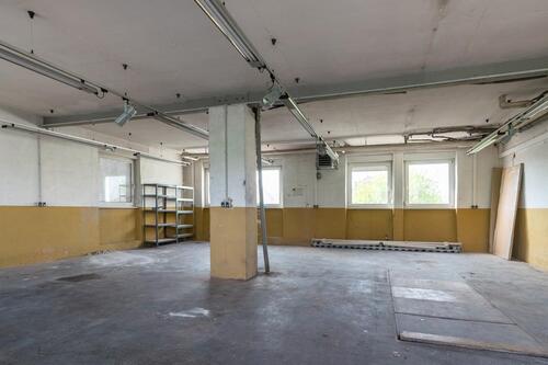 Foto - Endlich Platz für alles. Geräumige HalleGarageLagerplatz zu vermieten