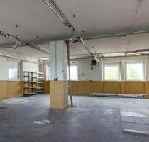 Endlich Platz für alles. Geräumige HalleGarageLagerplatz zu vermieten - Bretzfeld