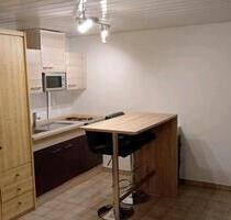 Studentenzimmer (1-Zimmer-WohnungWochenendpendler bevorzugt) - Stuttgart Sillenbuch