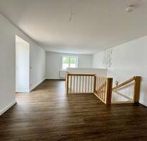 Renovierte tolle 3-Raum-Maisonette-Wohnung mit Balkon, Terrasse und Stellplatz - Grimma