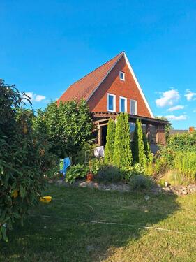 Foto - Schönes Einfamilienhaus mit großem Grundstück