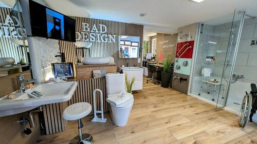 Foto - Büroarbeitsplatz mit Schaufenster – Landsberg Innenstadt