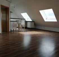 Perfekte Aufteilung auf 80 qm und 2-Zimmer. Begeh.Kleiderschr. - Neunkirchen am Brand