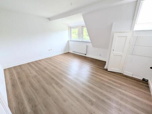 Foto - **Einziehen und wohlfühlen! +modernes Tageslichtbad +Laminat +weiße Wände +eigenes Gartenabteil**