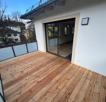 Geräumige 3-Zimmer-Wohnung mit großem Balkon, Einbauküche und Tiefgaragenstellplatz (Whg 11) - Reischach