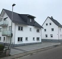 Schöne Neuwertige 4-ZKB EG Wohnung mit Garten in Krofdorf - Wettenberg