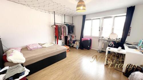 Foto - möbliertes WG-Zimmer mit Gemeinschaftsraum, Einbauküche.