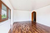 Foto - Großzügige 5-Zimmer-Wohnung in grüner Oase