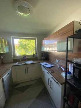 Foto - Sanierte 2-Zimmer-Wohnung in Frankfurt-Harheim 2 Balkone, Parkett, Küche, Elektr. Rolläden