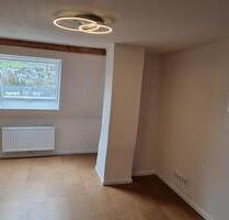 Vermietung: Schöne DG-Wohnung im MFH in Angelburg-Gönnern