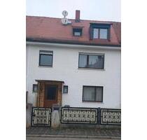 Reihenmittelhaus in Zirndorf - 349.000,00&nbsp;EUR Kaufpreis, ca.&nbsp; 115,00&nbsp;m&sup2; in Zirndorf (PLZ: 90513)