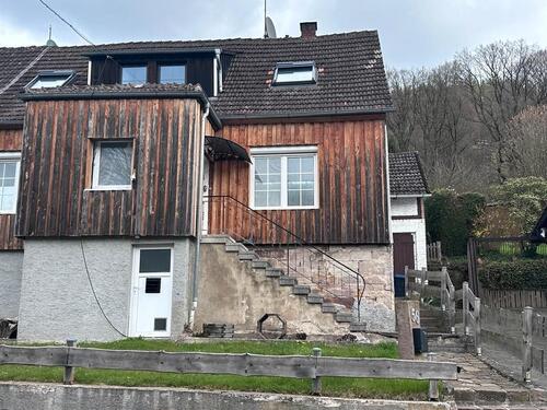 Foto - Doppelhaushälfte mit Scheune - 130.000,00&nbsp;EUR Kaufpreis, ca.&nbsp; 150,00&nbsp;m&sup2;