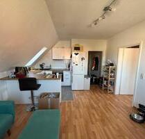 Gemütliche 2-Zimmer-DG-Wohnung mit neuer EBK in Leipzig-Thekla