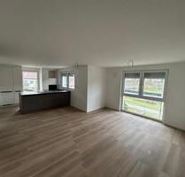 Erstbezug in Kupprichhausen: Moderne, helle 3-Zimmer-Wohnung mit Balkon und Ausblick ins Grüne - Boxberg