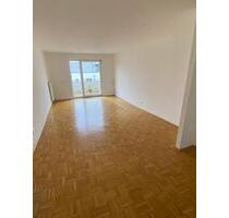 Helle 3-Zimmer-Wohnung, 85 m², Balkon, EBK, Aufzug, TG-Stellplatz - Köln Nippes