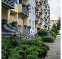 2-Raum-Wohnung mit großem Badezimmer und Balkon - Güstrow