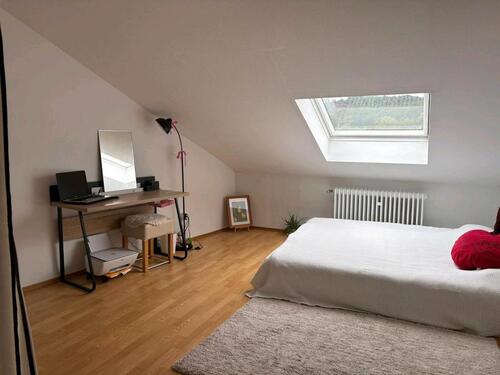 Foto - Schöne 3 Zimmer Wohnung mit Balkon und Bad mit Fenster