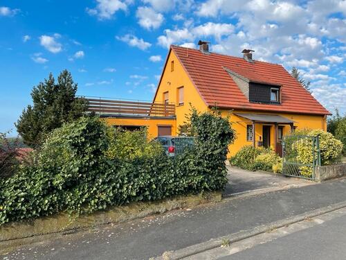 Foto - Freistehendes Haus mit großem Garten