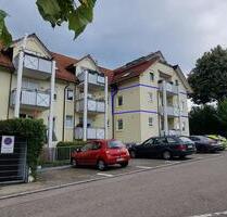Bezugsfreie, helle 2-Zi.-OG-Wohnung mit Südbalkon, EBK und TG - Markdorf