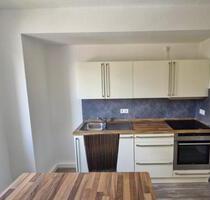 2-Raumwohnung 53 m² saniert | Küche mit Insel | Bad mit Fenster - Bernsdorf