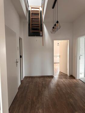 Foto - Moderne 3-Zimmer DG-Wohnung mit Balkon in Klingenberg am Main