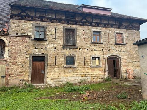 Foto - Sanierungsbedürftiges Bauernhaus